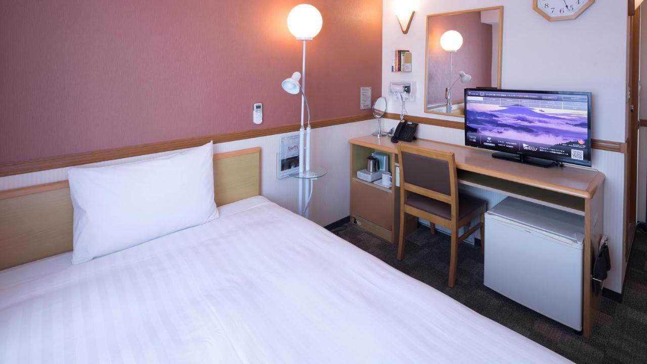 Toyoko Inn Hakata-Guchi Ekimae Fukuoka (Fukuoka) Exterior foto