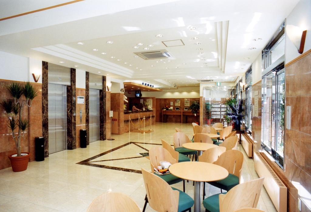 Toyoko Inn Hakata-Guchi Ekimae Fukuoka (Fukuoka) Exterior foto